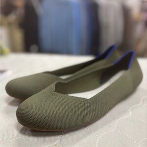 Rothy’s RARE ‘the flat’Olive Green Ballet Flats women’s size 9.5 NWOB